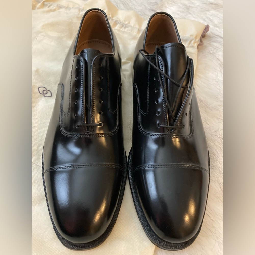 Johnson & Murphy black toe lace shoe Size 10.5 .. NEW